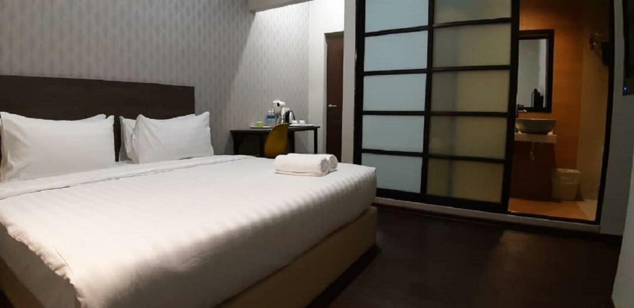 Miico Hotel @ Mount Austin Johor Bahru Extérieur photo